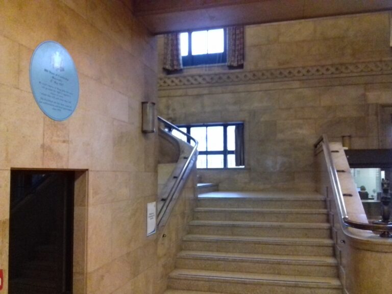 Blue plaque cambridge mayoralty